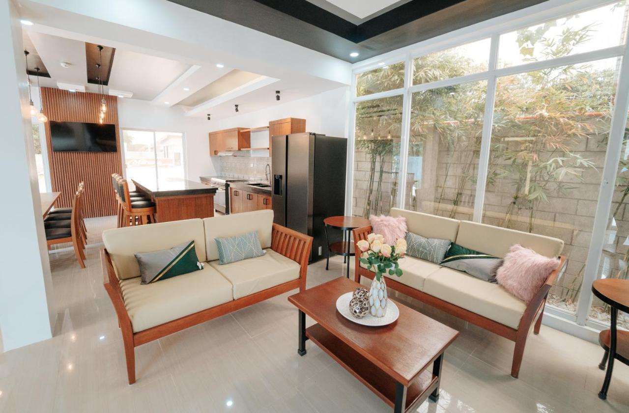 Jjphr Hotel San Antonio Lubao Eksteriør bilde